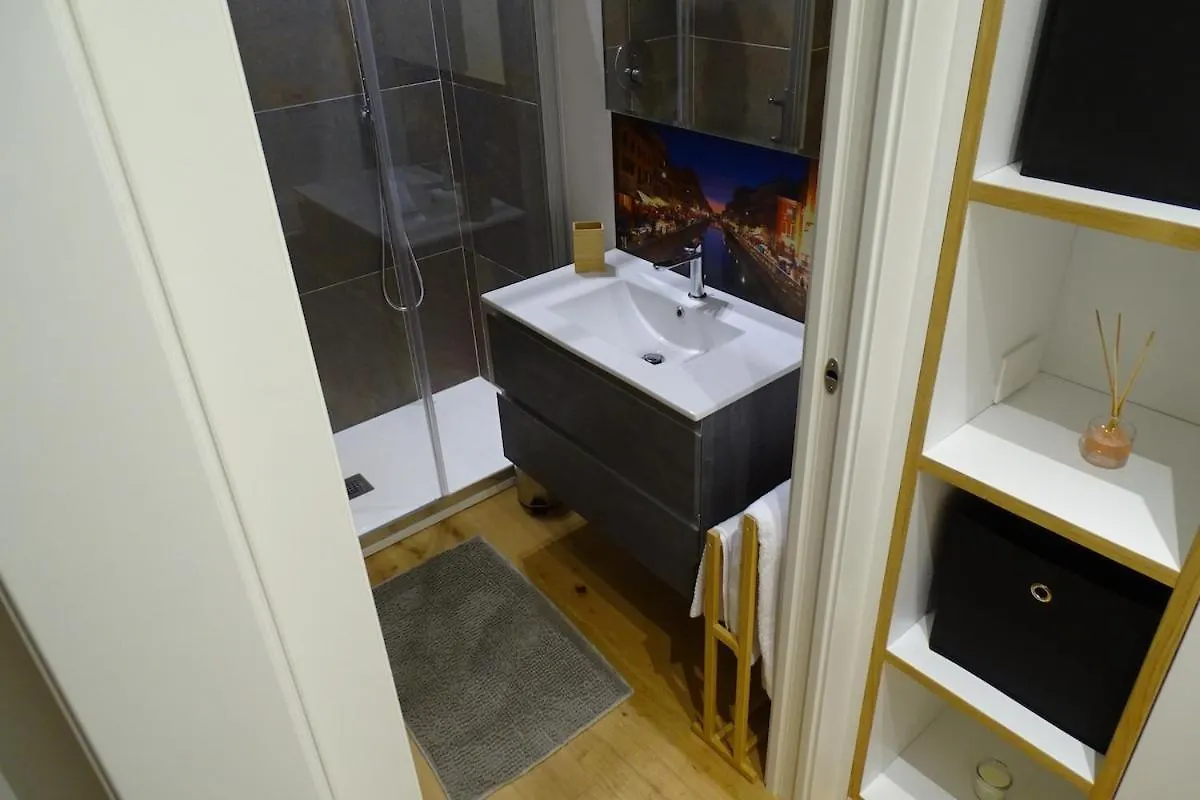 Studio Design Close To The Cathedral Milan Italie
