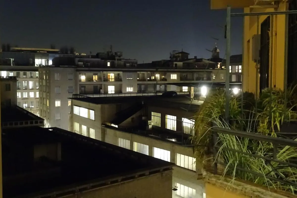 Appartement Studio Design Close To The Cathedral Milan